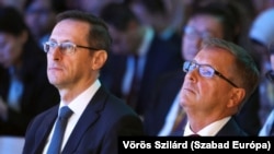 Varga Mihály pénzügyminiszter és Matolcsy György jegybankelnök az Eurázsia Fórumon 2023. november 23-án.