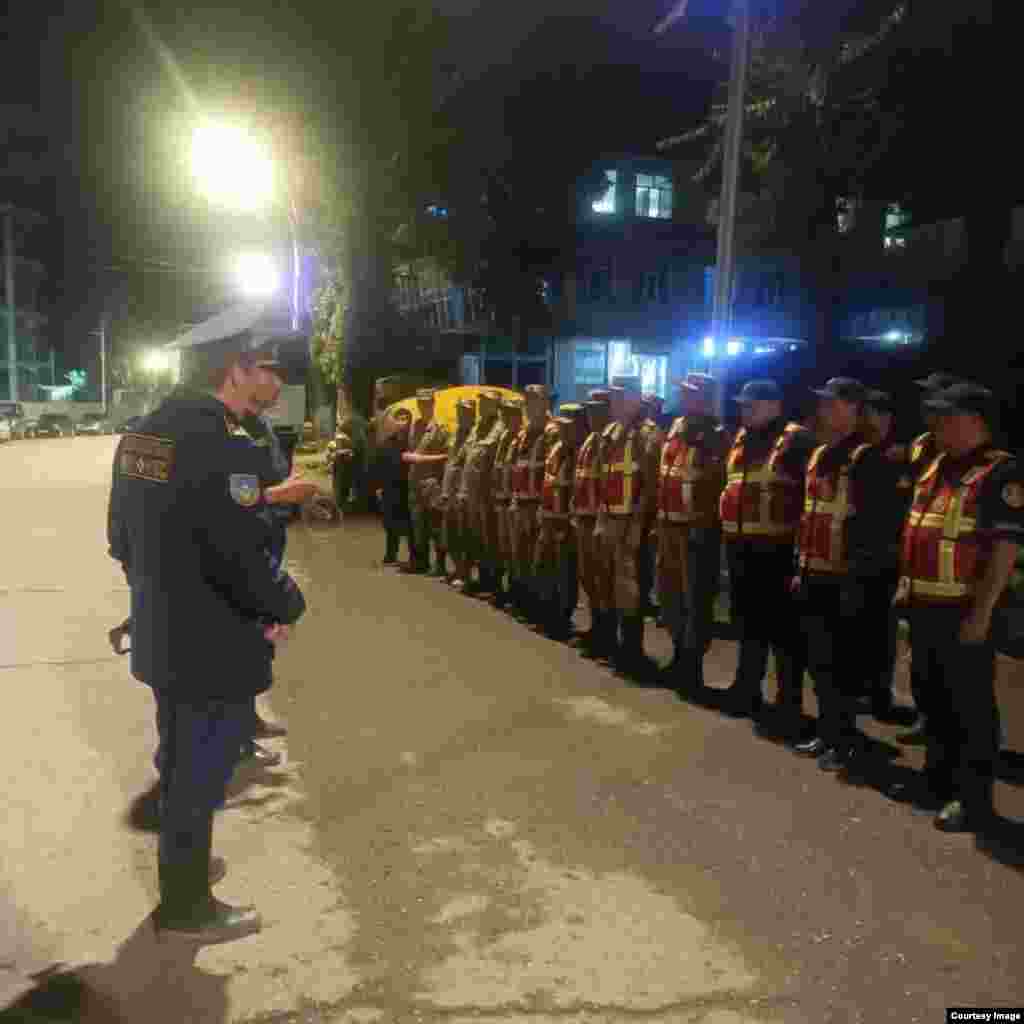 Өзгөчө кырдаалдар министрлигинин соңку маалыматтары боюнча 42 куткаруучу Абшыр-Ата эс алуу жайынын жогору жагында жол бузулуп, өтө албай калган жарандарды эвакуациялоо иштерин жүргүзүүдө. 28-июндагы катуу жамгырдан Кызыл-Кыя шаарынан Абшыр-Атага бараткан жолдо сел жүргөн. Суунун аркы бетинде болжолдуу 1300 адам өтө албай калып калганы аныкталган.