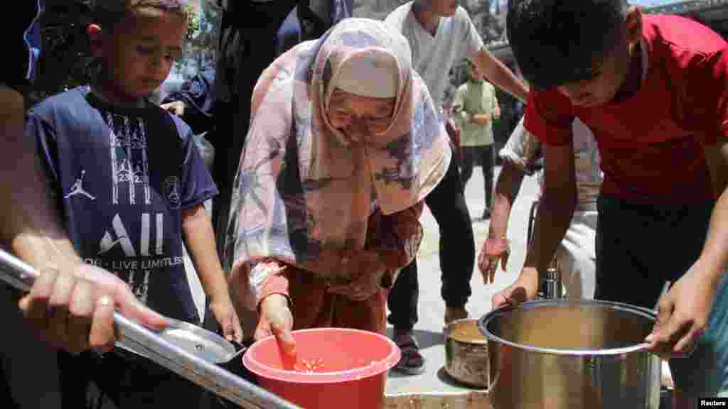 A Nemzetközi Büntetőbíróság ügyésze múlt hónapban más állítólagos bűncselekmények mellett azzal vádolta Benjámin Netanjáhú izraeli miniszterelnököt és Joáv Galant védelmi minisztert, hogy a civilek éheztetését is a hadviselés módszereként alkalmazzák