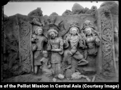 Детайли от релефите на Синдзян, които някога са били украса на дворец.