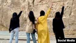 U Iranu se nastavlja neposlušnosz zbog obaveznog nošenja hidžaba i dvije godine nakon izbijanja protesta.