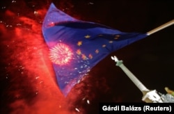 Tűzijáték a budapesti Hősök terén