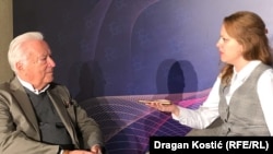 "Morate da imate sporazum koji će potpisati obojica lidera (Vučić i Kurti). Inače, to nije dogovor. Drugo, morate imati raspored, šta ko treba da preduzme, u kom vremenskom okviru", naveo je Svoboda za RSE.