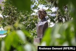 Shtatorja e ish-sekretares amerikane të Shtetit, Madeleine Albright, në Prishtinë, Kosovë.