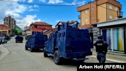 Poliția kosovară în Mitrovica de Nord.
