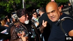 Васко Кръпката също присъстваше на демонстрацията в подкрепа на Милена Славова.