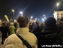 Barbara Krcmarova dhe Gyorgyi Abelovska gjatë protestës në Budapest.