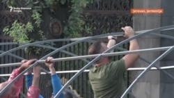 Demonstranti kampuju u Jerevanu tražeći smenu premijera