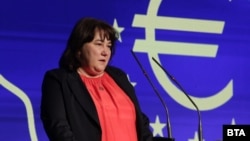 Росица Велкова на конференция "България по пътя към еврото" на 24 февруари 2023 г.