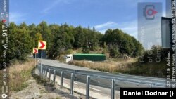 Camionul cu lemne a fost urmărit de Străjerii Pădurilor încă de pe drumurile publice.