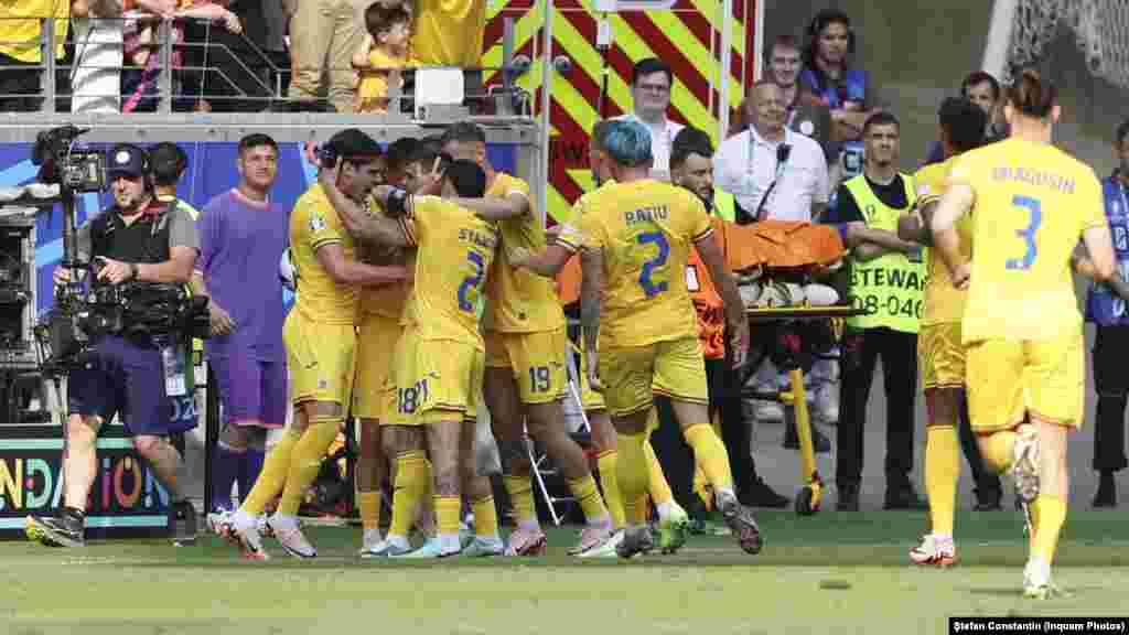 Euro 2024.&nbsp;Echipa României a reuşit o performanţă istorică, miercuri, la Campionatul European din Germania. A trecut de grupă și va juca în optimi.&nbsp;