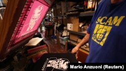 Hétmillió dollár ütötte Trump markát a rabosítási fotóért