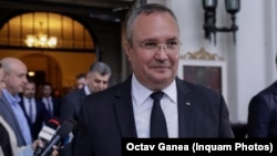 Nicolae Ciucă ar fi trebuit să își anunțe demisia pe 26 mai, însă a invocat că din cauza grevei profesorilor este nevoit să amâne acest lucru. 