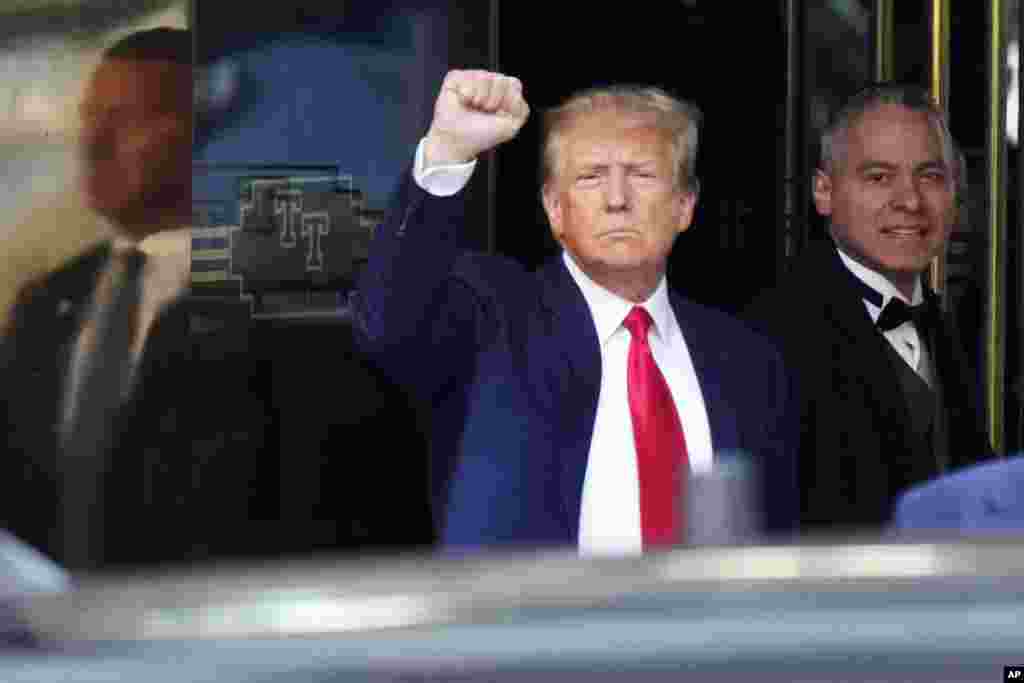 Donald Trump napušta Trump toranj i odlazi ka sudu u New Yorku 4. aprila 2023.