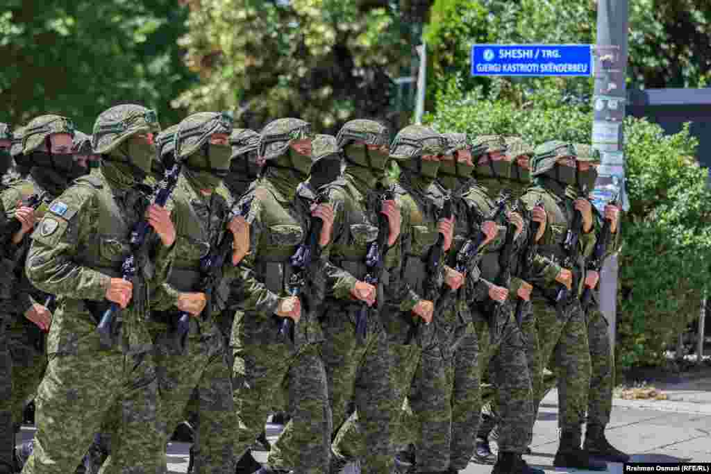 Gjatë ceremonisë, kryeministri i Kosovës Albin Kurti, tha se Forca e Sigurisë së Kosovës, nuk ka qenë kurrë më e madhe dhe më e armatosur sesa tani. FSK-ja, sipas Kurtit, &quot;është e gatshme të mbrojë territorin, sovranitetin&quot; dhe jetët e qytetarëve të Kosovës.