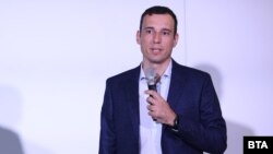 Васил Терзиев води след първия тур на изборите в София. На балотажа той най-вероятно ще се изправи с кандидатката на БСП Ваня Григорова