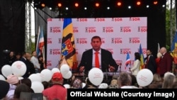 ილან შორი - ძებნილი მოლდოველი ოლიგარქი, პრორუსული პოპულისტური პარტია "შორის" თავმჯდომარე. 19 ივნისს პარტია კანონგარეშედ გამოაცხადა მოლდოვის საკონსტიტუციო სასამართლომ. 