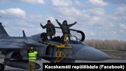 Egy korábbi parancsnok (Kilián Nándor vezérőrnagy) búcsúztatása a kecskeméti repülőbázison