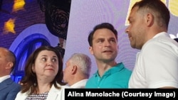 Sebastian Burduja și Ciprian Ciucu, pe scena PNL, în seara alegerilor