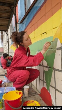 Alexandra Novak, în timpul procesului de muncă. Imagine din arhiva personală