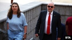 Бетина Жотева и главният прокурор Иван Гешев отиват на среща в Централната избирателна комисия, 25 август 2022 г.