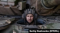 Ukrajinski tenkovski mehaničar Jurij u istočnoj Donjeckoj oblasti, 11. juna 2022.