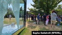 Противники «Тбилиси прайда» устроили погром на территории озера Лиси