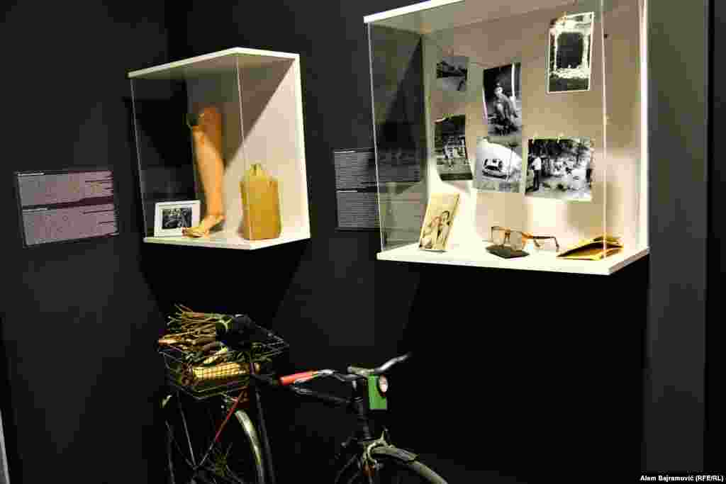 &quot;Ima mnogo priča koje su čisto intimne, lične i onda su ljudi koji su izgubili svoje najbliže, da li djecu, roditelje, donosili njihove predmete i ispričali kako se to sve desilo, kako su poginuli i kako su oni to sve doživjeli&quot;, kaže Alen Leko