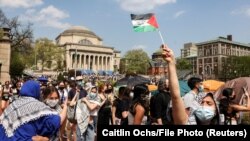 Protestele împotriva uciderii civililor în războiul din Gaza au dus la tensionarea relațiilor universităților americane cu guvernul încă dinainte revenirii lui Trump, când s-au agravat. În imagine, demonstrație pro-Palestina la Columbia (New York) în aprilie 2024.