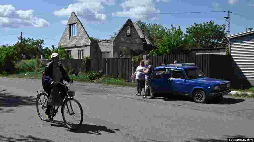 Homlokzat ház nélkül:&nbsp;egy szokványos limani utcakép hónapokig tartó megszállás és a felszabadítás után. A kelet-ukrajnai várost továbbra is orosz rakéták célozzák, amelyek időnként megsebesítik vagy megölik a civileket