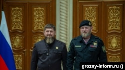 Рамзан Кадыров с начальником ОМОН на транспорте Адамом Хизриевым