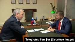 Imagine publicată pe canalul de Telegram al lui Ilan Șor, în care acesta apare alături de Leonid Kalașnikov (stânga), președintele comitetului Dumei de Stat pentru CSI.