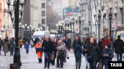 Люди на вулиці у Москві
