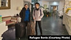 Sonia și mama ei au părăsit România joi cu destinația Irlanda, după ce au petrecut aici mai bine de un an. 
