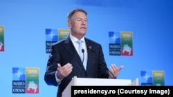 Preşedintele Klaus Iohannis a spus marţi, la Vilnius, că toţi cei responsabili trebuie traşi la răspundere în cazul „azilelor groazei” din judeţul Ilfov.