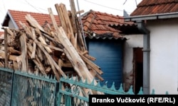 U Kragujevcu kod srušene kuće Gordane Đokić.