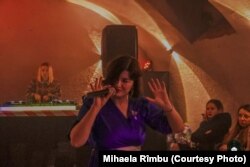 Performance-ul Lenei Chilari în deschiderea petrecerii Soul Sisters, organizată de Driadele, Chișinău, 8 martie.