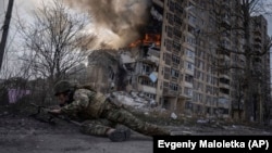 Soldat ucrainean la Avdiivka, în martie 2023.