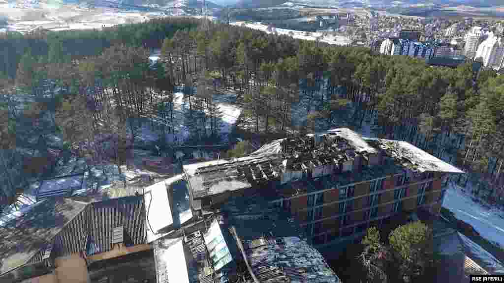 Vatra je zahvatila krov i poslednji sprat bolnice.&nbsp;&nbsp;