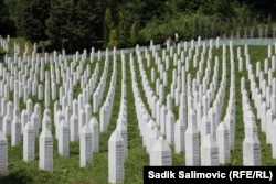 Memorijalni centar u Potočarima je otvoren 20. septembra 2003. godine. Do sada su sahranjene 6.752 žrtve genocida.