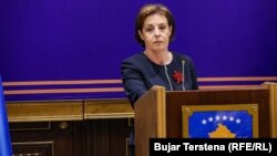 Ministrja për Punë të Jashtme dhe Diasporë e Kosovës, Donika Gërvalla, gjatë konferencës për media në Prishtinë më 16 maj 2024. 