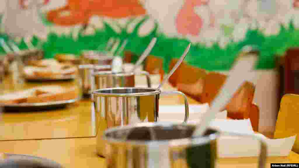 Vakte ushqimore që u servohen fëmijëve në kopshtet në Prishtinë.&nbsp;