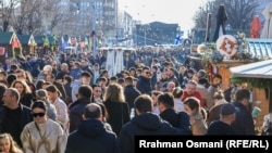 Ljudi u Prištini, decembar 2023.