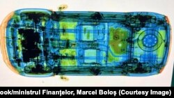 Cu ajutorul scannerelor, vameșii pot depista atât migranți ilegali ascunși în mașini cât și mărfuri de contrabandă.