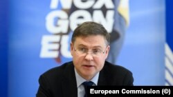 Валдис Домбровскис