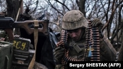 Ukrajinski vojnik u Bahmutu, mart 2023.