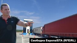 Колаж със снимка на кмета на Русе Пенчо Милков на фона на новопостроения буферен паркинг край Дунав мост.