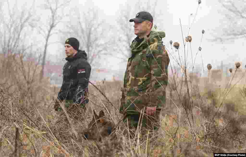 Potraga je proširena dalje od mesta gde je devojčica nestala koji je već pretražen. &nbsp;