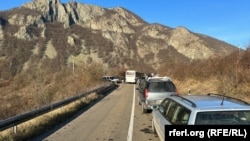 Kolona në pikën kufitare në Jarinje.