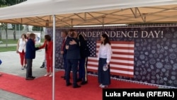 დაზვერვის შეფი ესალმება აშშ-ის სამხედრო ატაშეს